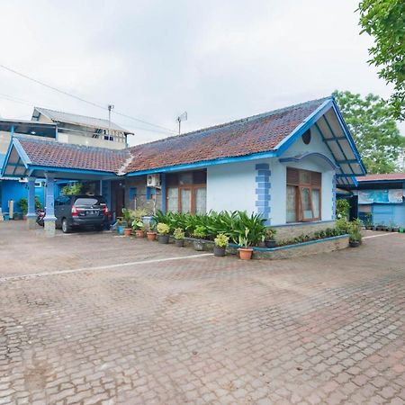 Reddoorz Syariah At Jl Pangeran Hidayatullah Cianjur Hotel Exterior photo