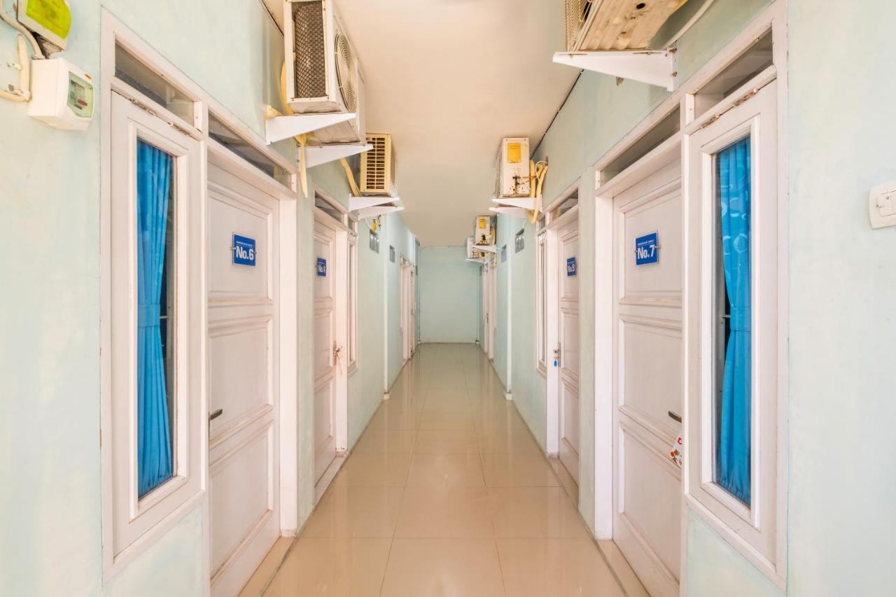 Reddoorz Syariah At Jl Pangeran Hidayatullah Cianjur Hotel Exterior photo