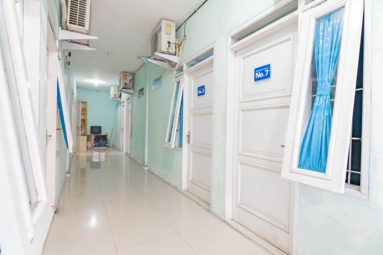 Reddoorz Syariah At Jl Pangeran Hidayatullah Cianjur Hotel Exterior photo